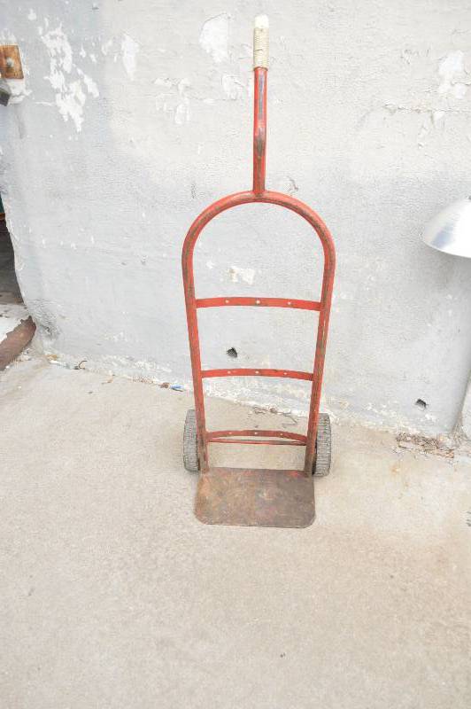 lot 1052 image: 2 Wheel Dolly