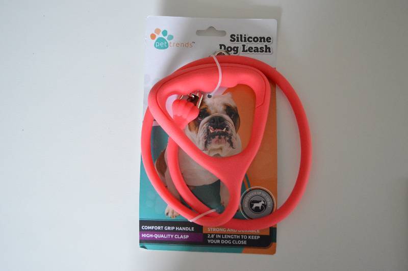 lot 1081 image: Silicone Dog Leash - New