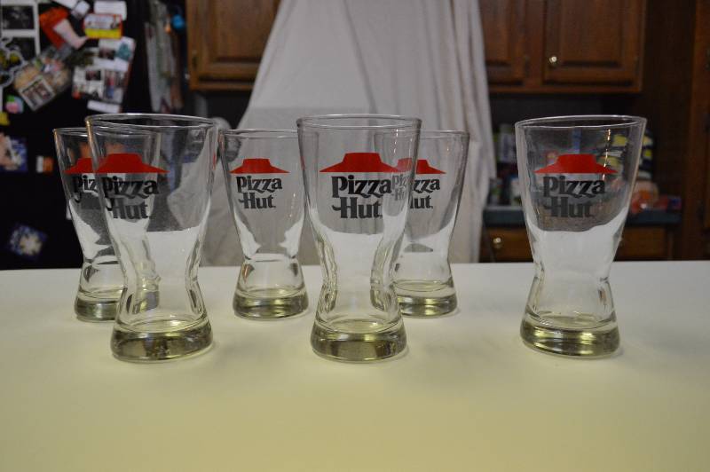 lot 1112 image: 6 Pizza Hut Pilsner Glasses