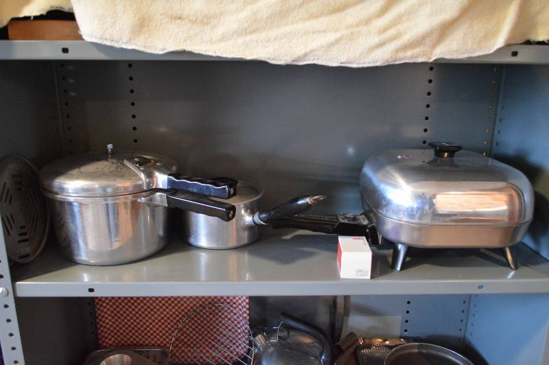 lot 1309 image: Pressure Cooker & Electric Skillet, & more - Shelf of kitchen goods