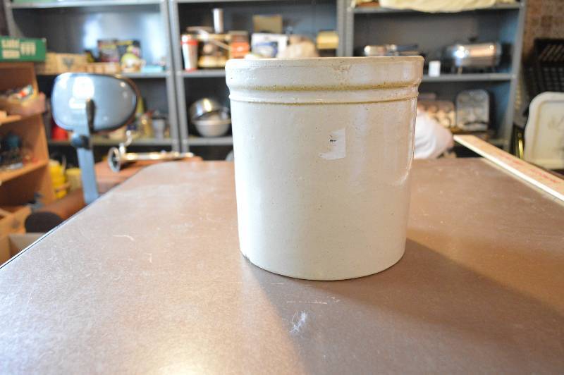 lot 1311 image: Crock