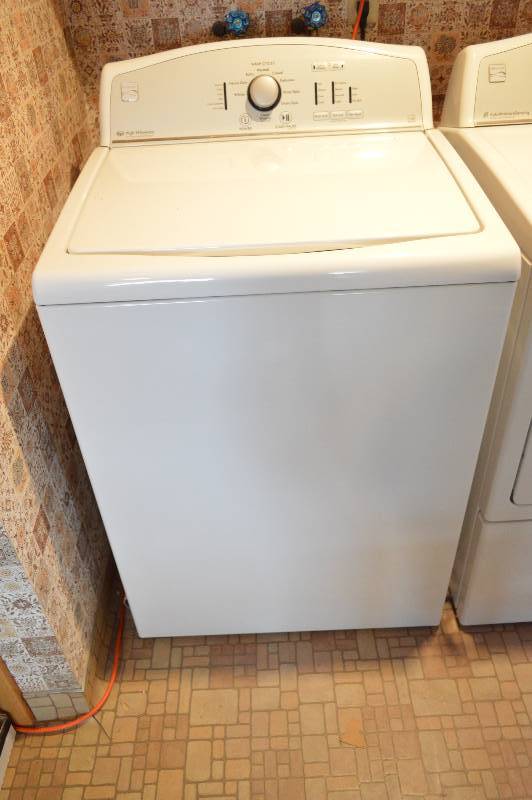 lot 1316A image: Kenmore Washer