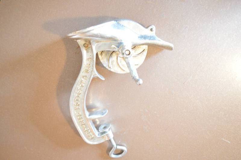 lot 1318 image: Cherry pitter vintage
