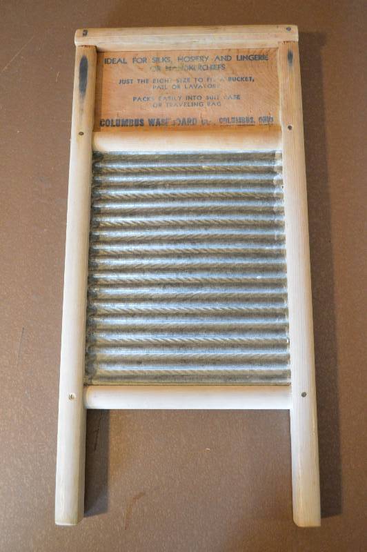 lot 1321 image: Wash board