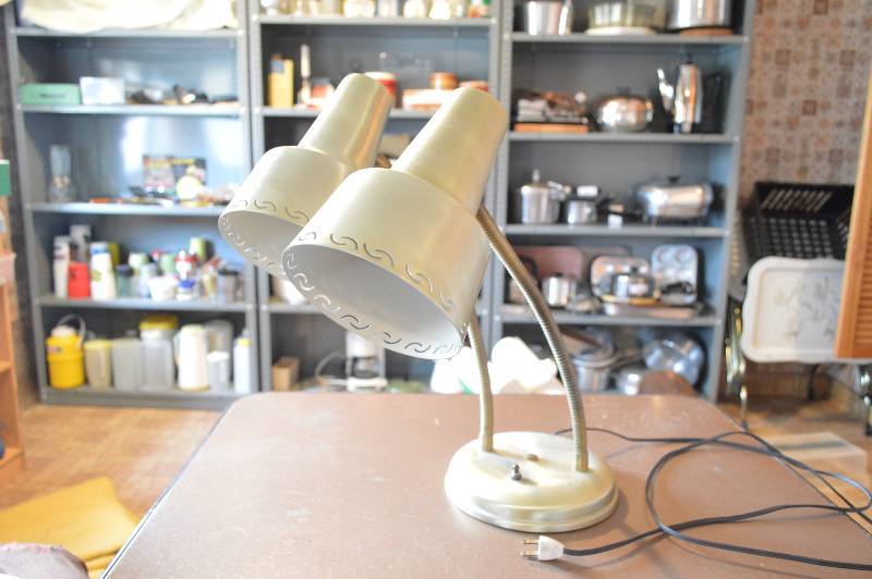 lot 1333 image: Vintage Desk Lamp