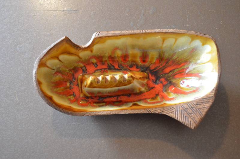 lot 1347 image: Vintage Cool Orig. U.S.A. S31 pottery ashtray