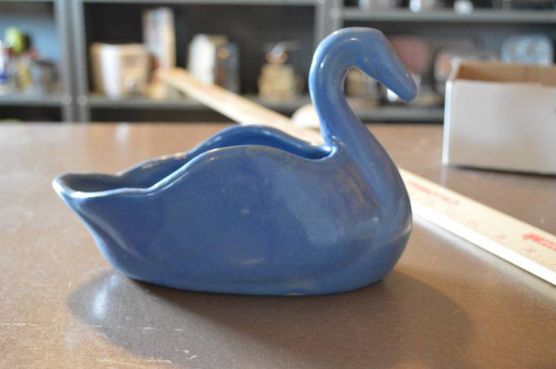 lot 1353 image: Blue stoneware swan mini planter