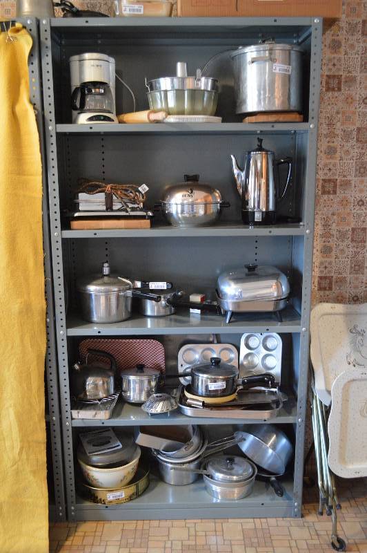 lot 1483 image: Metal Shelf - CONTENTS NOT INCLUDED