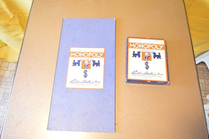 lot 1488 image: Vintage Monopoly - cool Pieces not counted