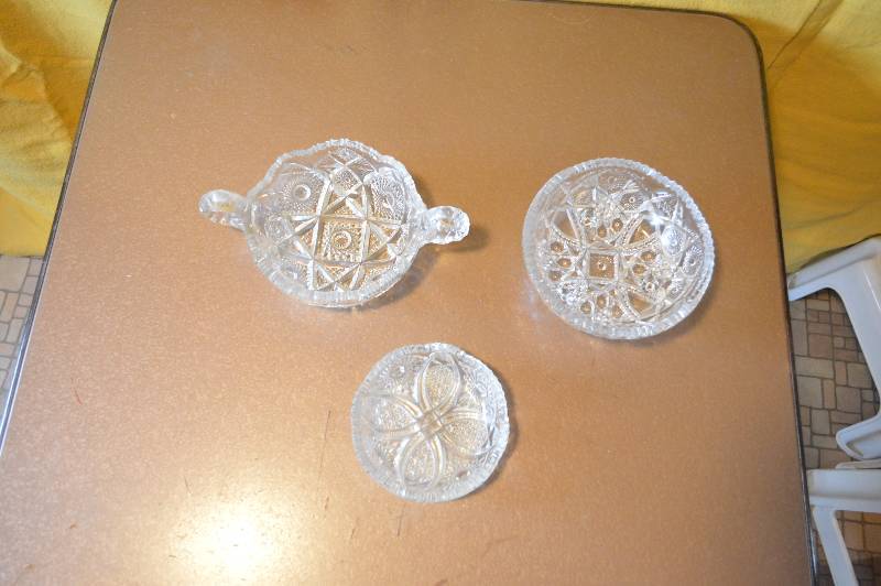 lot 1489 image: 3 pc glassware
