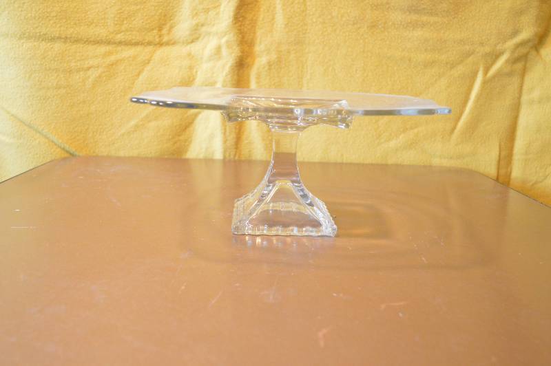 lot 1492 image: Cake Stand