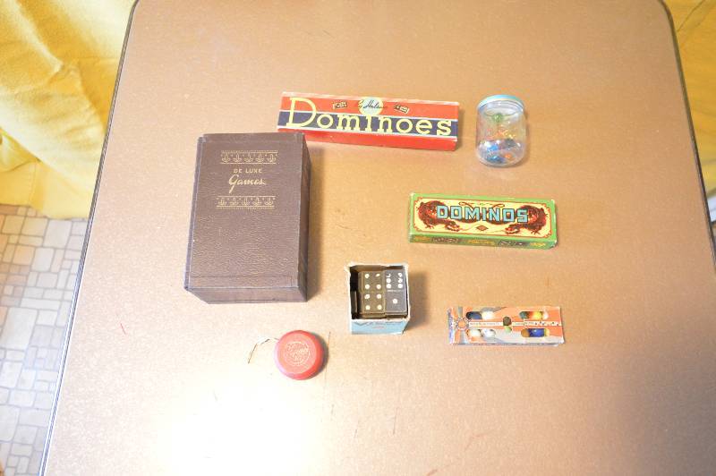 lot 1497 image: Assorted games (marbles, dominoes) - Not countedcomplete