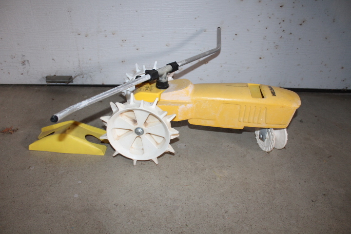 lot 1365 image: Nelson Rain Train with Hose Guide