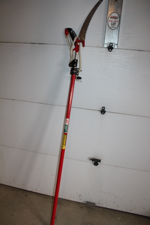 lot 1374 image: 10 Fiberglass Pole Tree Trimmer