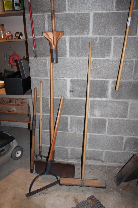lot 1381 image: Lot of Garden Tools - Broom, Snow Shovel, Weed Stick and Transplanter