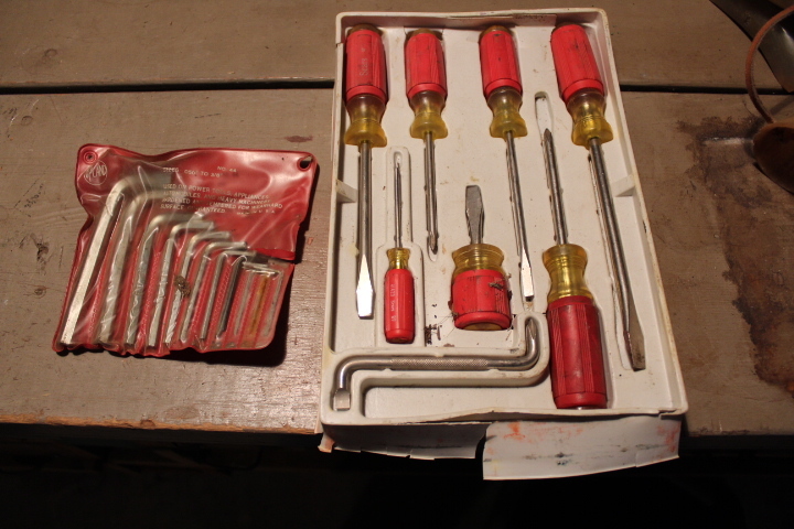 lot 1387 image: Screwdriver and Allen Wrench Sets