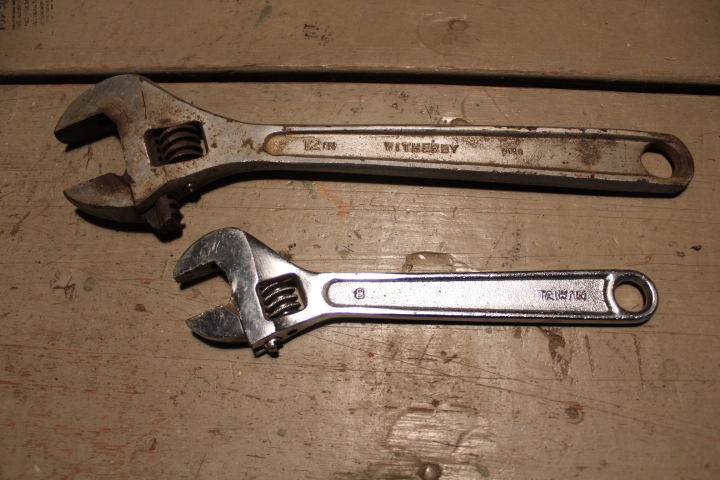 lot 1395 image: 2 Adjustable Wrenches - 12 and 8