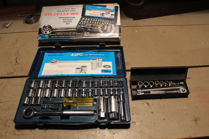 lot 1407 image: 2 Socket Sets