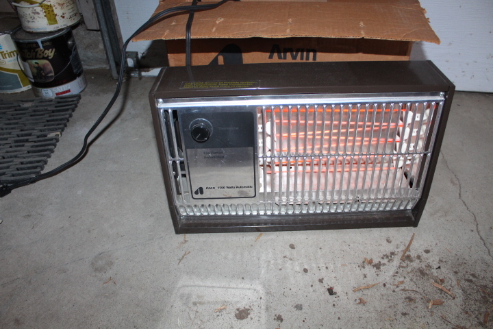 lot 1421 image: Electric Heater with Box