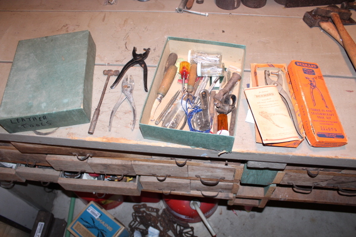 lot 1425 image: Leather Tools