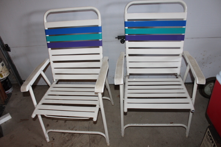 lot 1435 image: 2 Lawn Chairs