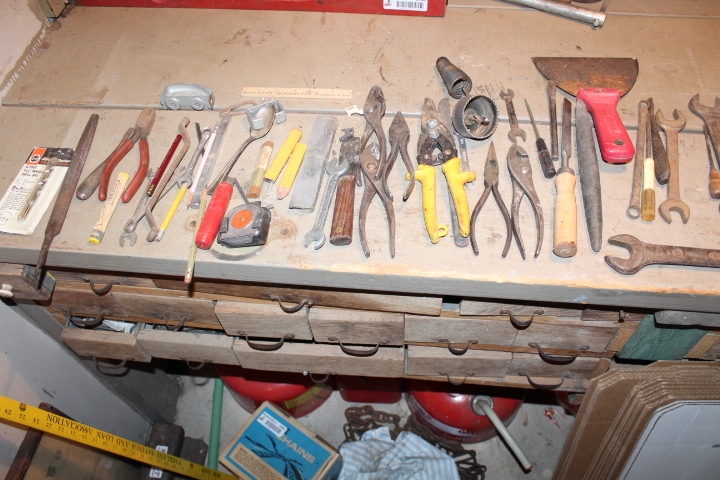 lot 1441 image: Assorted Tools - Wrenches, Snips and Pliers