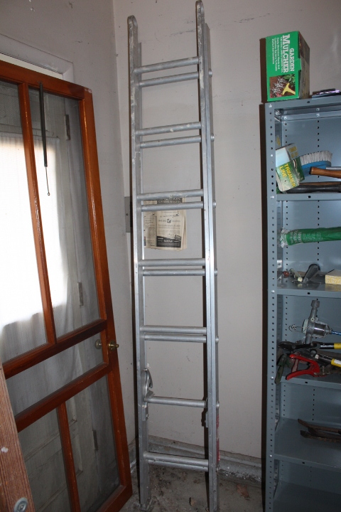 lot 1445 image: Werner Aluminum Extension Ladder