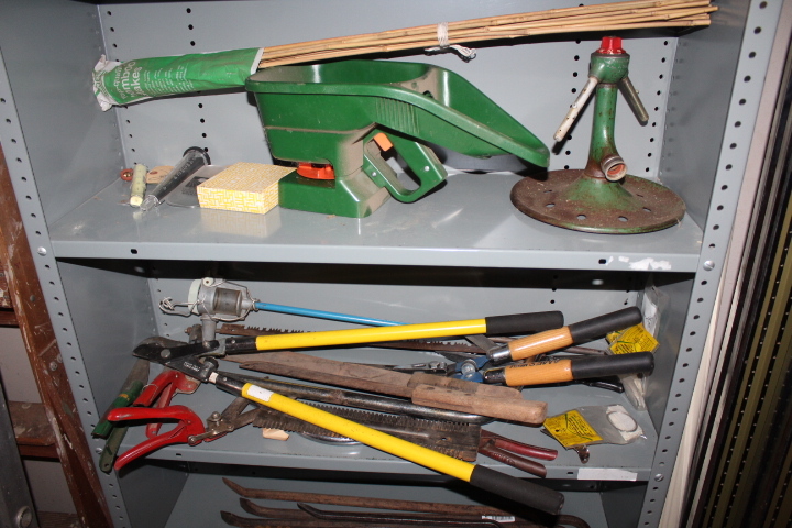 lot 1447 image: Contents of 2 Shelves - Lawn and Garden Tools