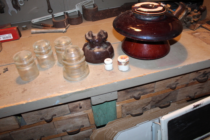 lot 1451 image: Lot of Assorted Insulators