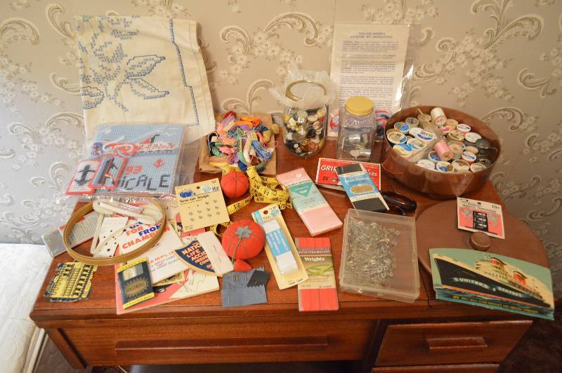 lot 1512 image: Sewing Notions