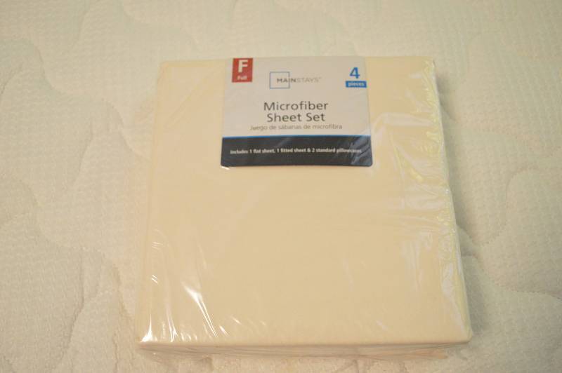 lot 1525 image: Full Size Microfiber Sheet Set NEW