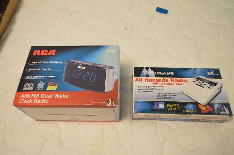 lot 1533 image: Weather Alert Radio & AMFM alarm clock radio