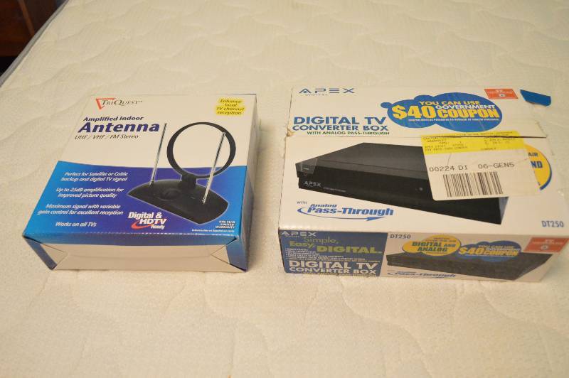 lot 1536 image: Antenna & Digital Converter Box NIB