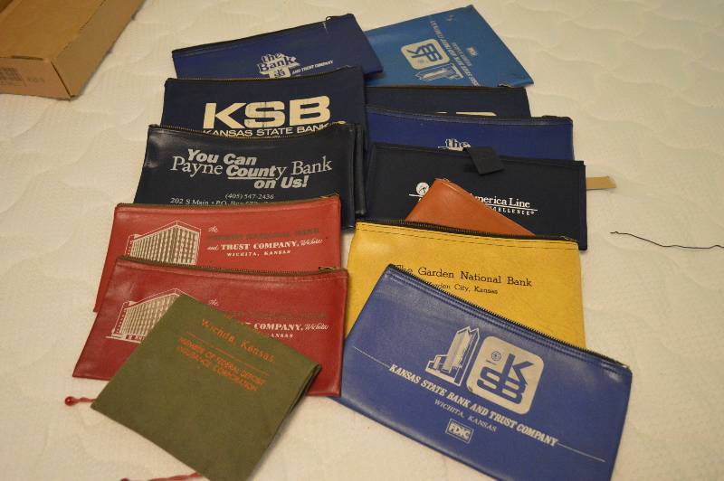lot 1538 image: Bank Bags