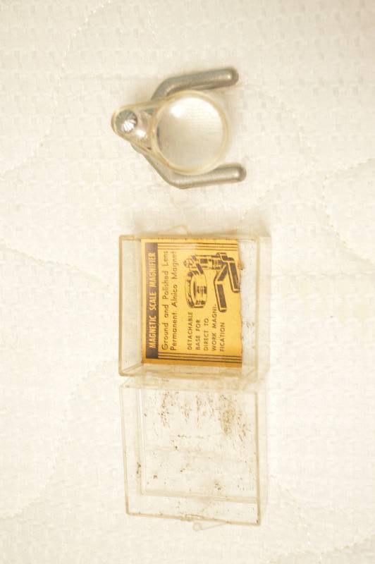 lot 1548 image: Magnetic Scale Magnifier