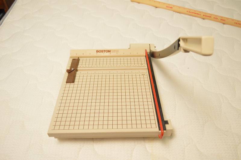 lot 1556 image: Paper Cutter