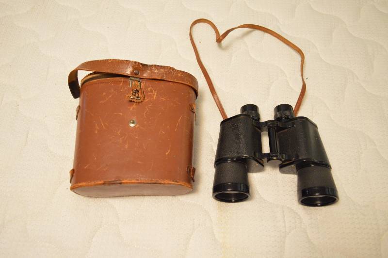 lot 1557 image: Vintage Binoculars with Carrying Case - Made in Occupied Japan