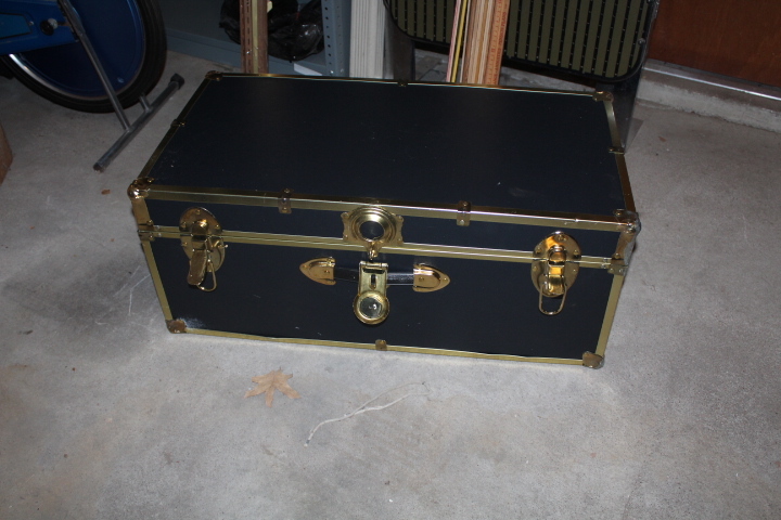 lot 1468 image: Trunk