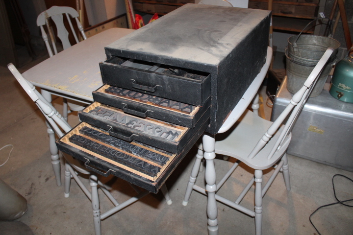 lot 1628 image: Metal Cabinet with Drawers of Stamp Blocks