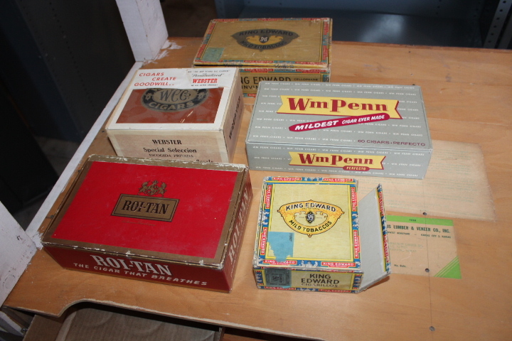 lot 1731 image: 5 Assorted Cigar Boxes