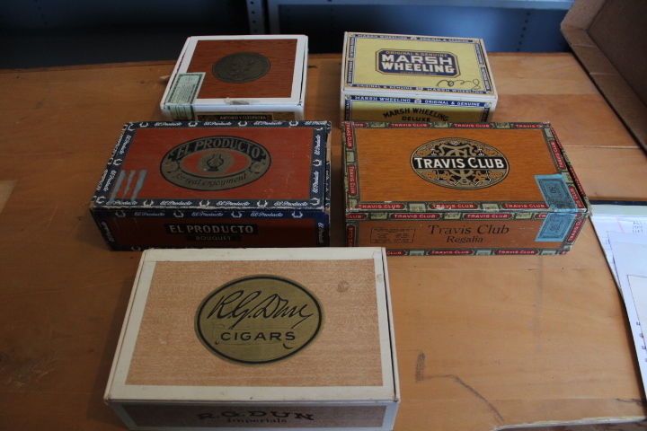 lot 1732 image: 5 Assorted Cigar Boxes
