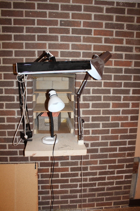 lot 1744 image: 3 Flexible desk lamps - 2 clip-on