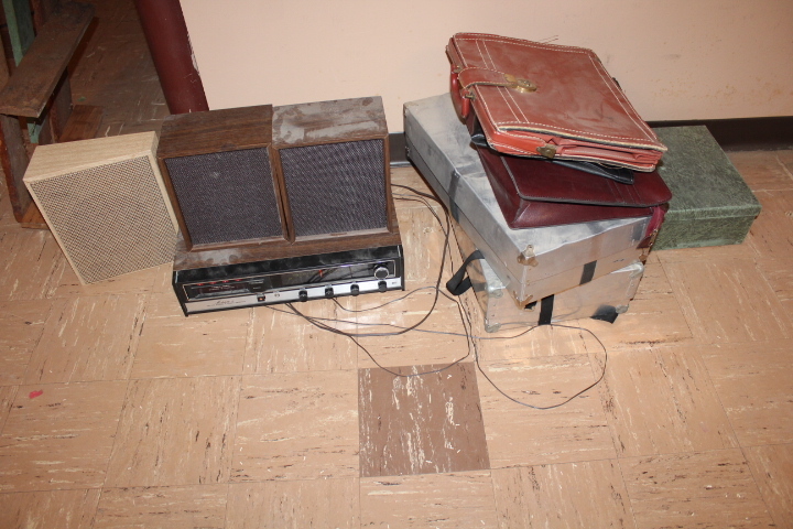 lot 1745 image: Stereo with Speakers and 2 Aluminum Boxes