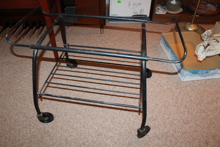 lot 1802 image: Expandable TV cart