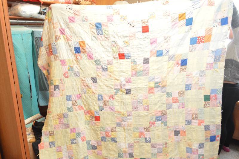 lot 1580 image: Quilt