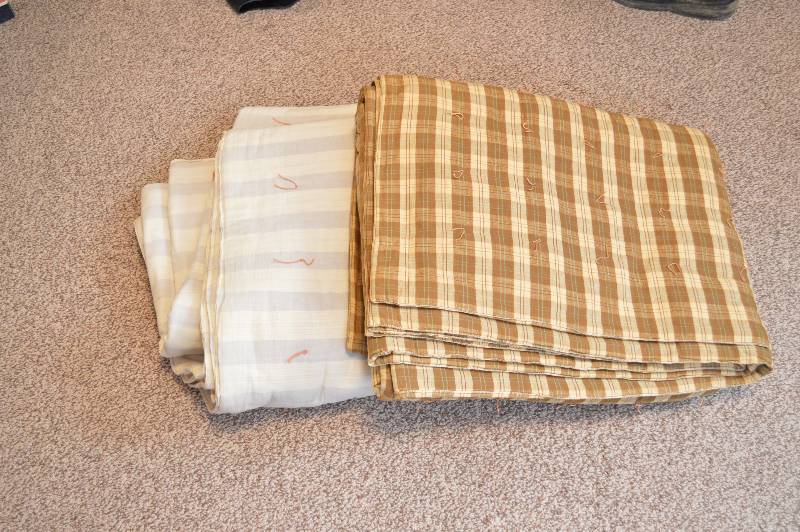 lot 1585 image: 2 Tied quilts