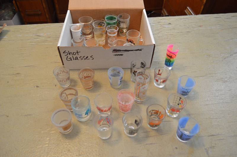 lot 1594 image: Lot of 30 souvenir shot glasses
