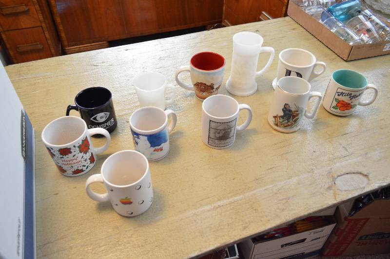 lot 1640 image: Assorted coffee mugs