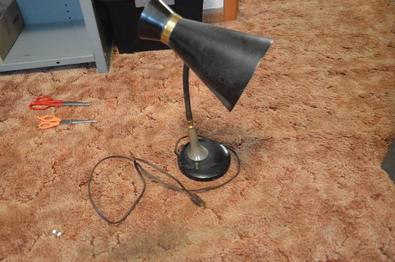 lot 1662 image: Vintage Desk Lamp