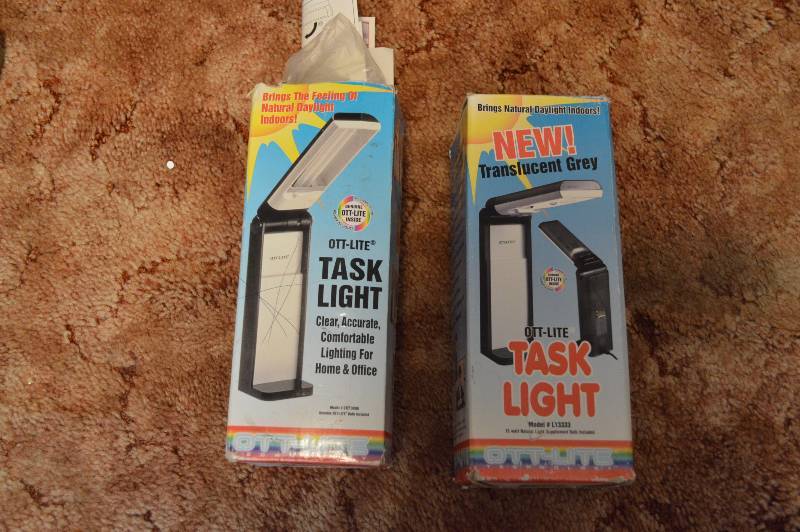 lot 1675 image: 2 task lights